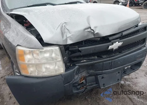 2008 Chevrolet Silverado 1500 Work Truck z USA, uszkodzony, nr VIN 1GCEC14X28Z174203